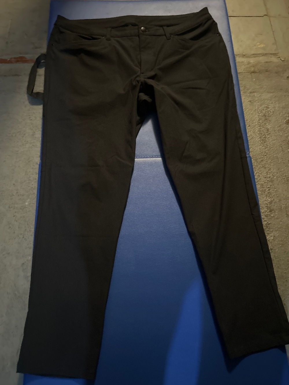 Lululon Black Casual Pants In Size 40,
